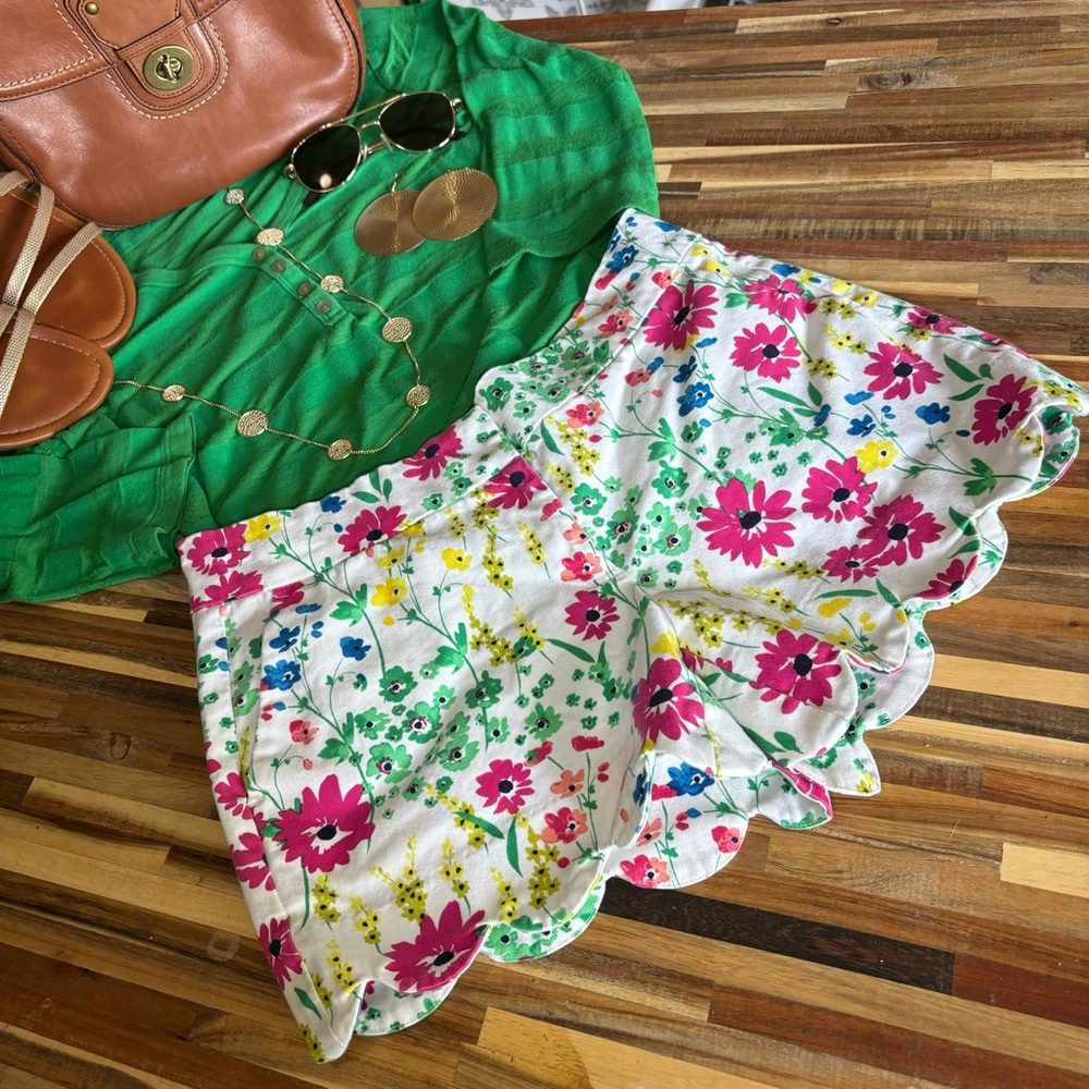 Crown & Ivy Floral-Print Shorts, Size Small Petite